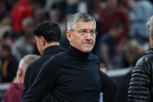 开云体育在线-海纳：拜仁男女足和篮球队的目标就是不断取胜，希望再次一起夺冠