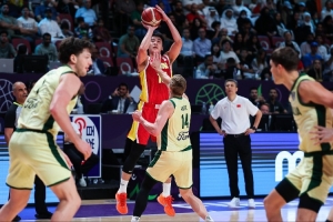 中国男篮千万别背上想赢怕输的包袱 进攻端需要更多人敢于站出来